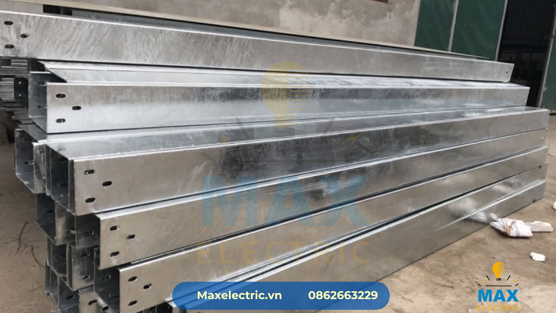 Xử lí bề mặt thang máng cáp trước khi lắp tiếp địa
